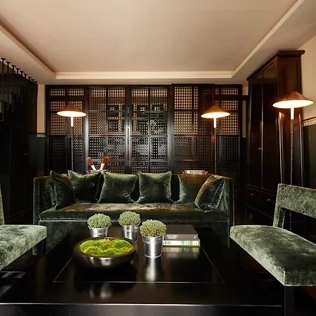Hotel Monsieur George-champs Elysees Paris