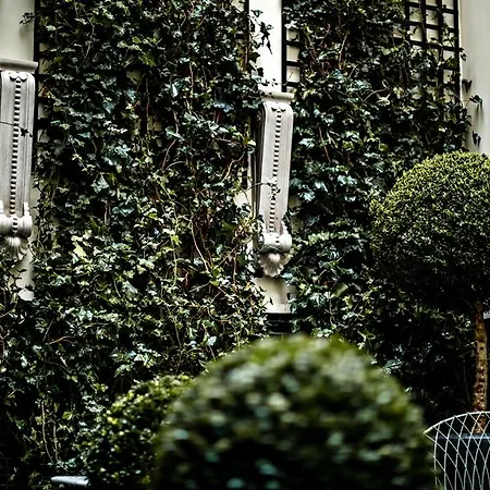 Hotel Monsieur George-champs Elysees Paris