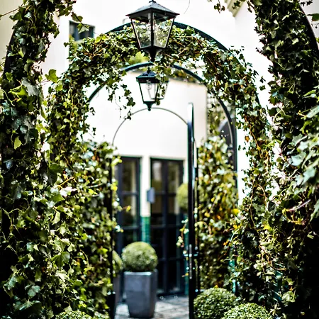 Monsieur George-champs Elysees 5* Paris