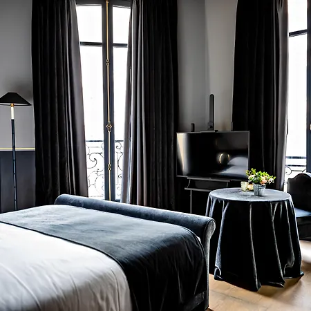 ホテル Monsieur George-champs Elysees 5*