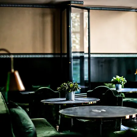 Hotel Monsieur George-champs Elysees Paris