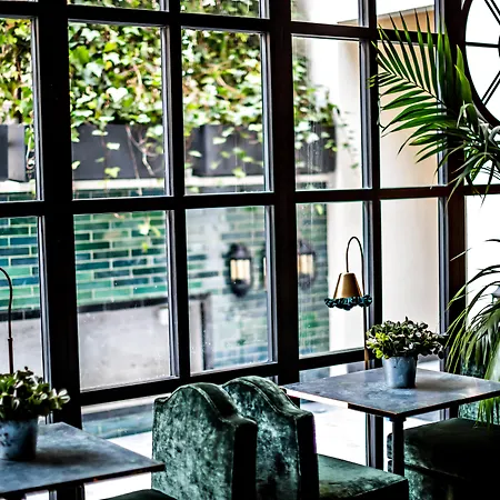Monsieur George-champs Elysees Hotel